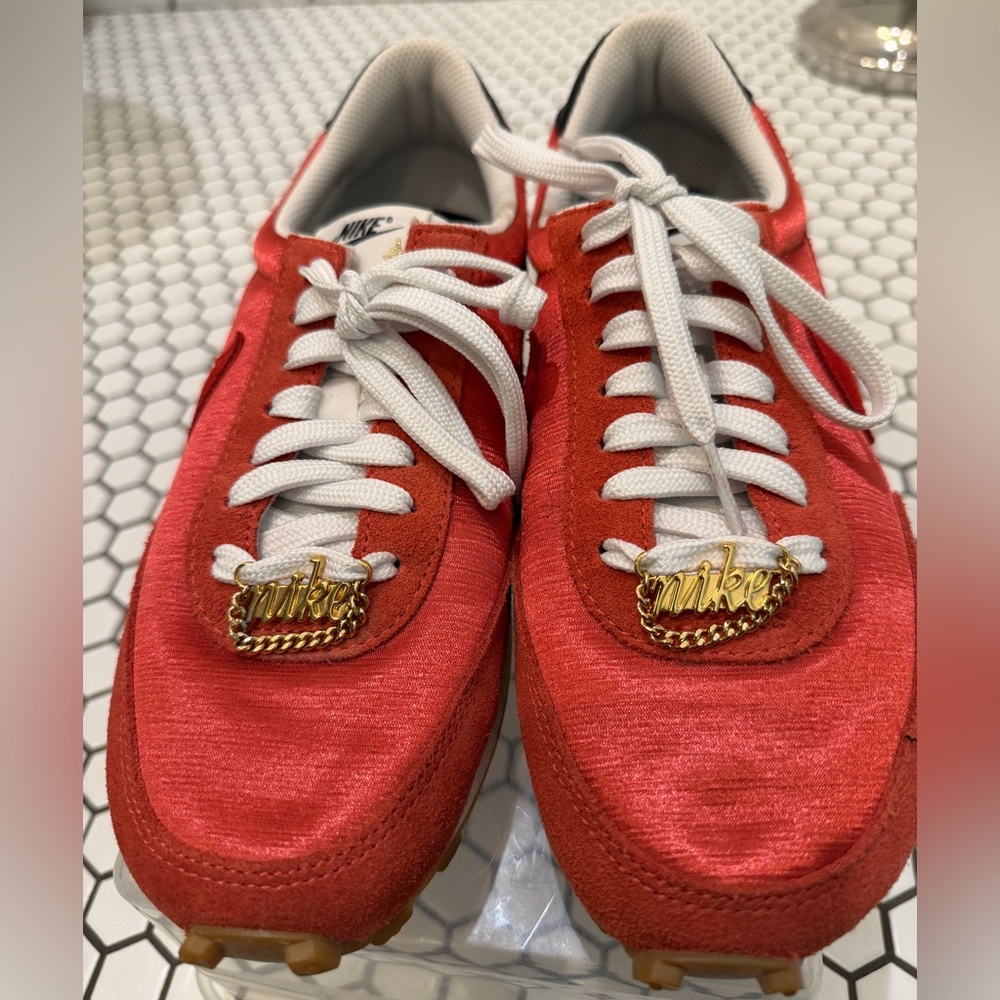 Women’s Nike Daybreak ‘Martian Sunrise’ Chile Red Size 7.5 🌶️
